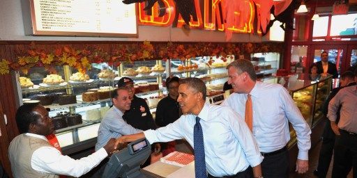 Le président Obama venu à Brooklyn en octobre 2013 soutenir la campagne de de Blasio. (MANDEL NGAN / AFP)