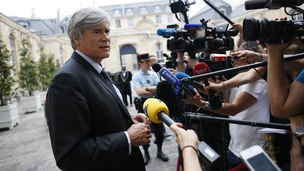 St&eacute;phane Le Foll,&nbsp;&agrave; l'issue d'une r&eacute;union &agrave; Matignon sur la crise qui touche les &eacute;leveurs fran&ccedil;ais, mardi 21 juillet 2015, &agrave; Paris.&nbsp; (THOMAS SAMSON / AFP)