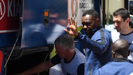 Steve Mandanda à son arrivée à l'hôtel des Bleus à Marseille (FRANCK FIFE / AFP)