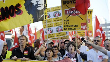 Les employ&eacute;s de Fralib ont particip&eacute; &agrave; Marseille &agrave; la journ&eacute;e de manifestation contre l'aust&eacute;rit&eacute;, qui s'est d&eacute;roul&eacute;e dans plusieurs villes de France le 11 octobre.&nbsp; (ANNE-CHRISTINE POUJOULAT/AFP)