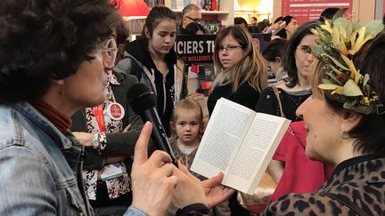 Marie-Hélène Lafon, flânerie au salon Livre Paris
 (Laurence Houot / Culturebox)