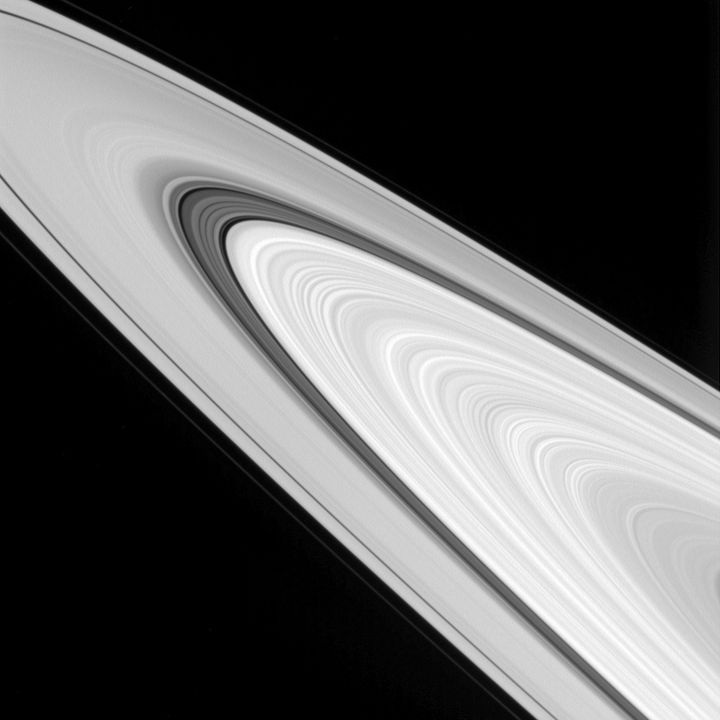 Les anneaux de Saturne pris en photo par la sonde Cassini, le 24 septembre 2016, à une distance de 456 000 km de la planète. (NASA / JPL-CALTECH/ SPACE SCIENCE INSTITUTE)