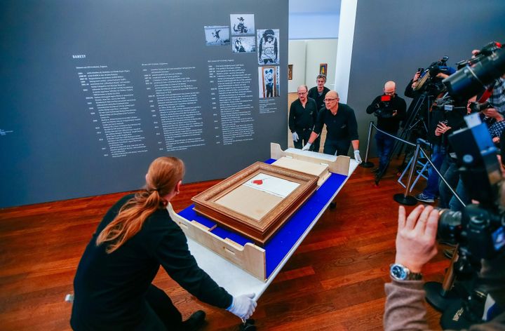 Arrivée de l'oeuvre "Love Is In The Bin" au Musée Frieder Burda de Baden Baden.
 (Niedermüller,Thomas/actio/SIPA)