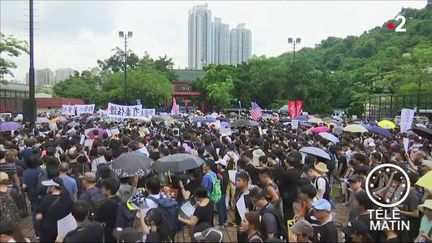 Hong Kong : des heurts lors d'une nouvelle mobilisation massive