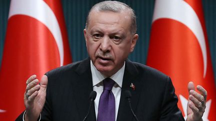 Le président de la Turquie,&nbsp;Recep Tayyip Erdogan, lors d'une conférence de presse le 1er février 2021. Photo d'illustration. (ADEM ALTAN / AFP)