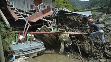 Colombie : plus de cinquante morts dans un glissement de terrain