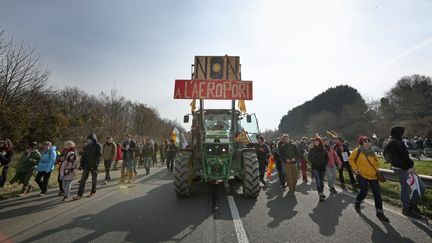 Notre-Dames-des-Landres : nouvelle manifestation d'ampleur des anti-aéroport