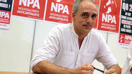 Philippe Poutou, candidat du Nouveau Parti anticapitaliste &agrave; la pr&eacute;sidentielle, le 26 juin 2011 &agrave; Paris. (HALEY / SIPA)