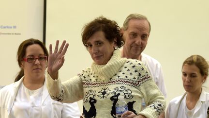 L'infirmi&egrave;re espagnole Teresa Romero apr&egrave;s une conf&eacute;rence de presse &agrave; l'h&ocirc;pital Carlos III de Madrid le 5 Novembre 2014. (GERARD JULIEN / AFP)