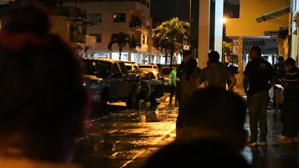 La police intervient après une attaque perpétrée à Guayaquil, en Equateur, le 30 avril 2023. (GERARDO MENOSCAL / AFP)