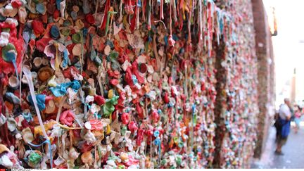 Etats-Unis : le Gum Wall, le mur au million de chewing-gums mâchés sera nettoyé