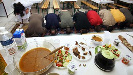 Quatre moniteurs de colonie de vacances ont &eacute;t&eacute; suspendus le 20 juillet 2012 par la mairie de Gennevilliers (Hauts-de-Seine) pour avoir observ&eacute; le je&ucirc;ne du ramadan.&nbsp; (FREDERICK FLORIN / AFP)