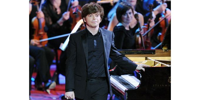 Le pianiste David Kadouch, sacré "Révélation" aux Victoires classiques 2010, à Montpellier (8/2/2010)
 (Pascal Guyot / AFP)