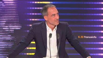 Raphaël Glucksmann était l'invité du "8h30 franceinfo", vendredi 7 juin 2024 (FRANCEINFO / RADIO FRANCE)