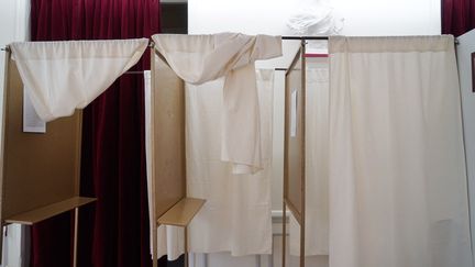 Un bureau de vote au Pré-Saint- Gervais le 20 juin 2021 pour le premier tour des élections régionales et départementales. (Illustration) (MYRIAM TIRLER / HANS LUCAS / AFP)