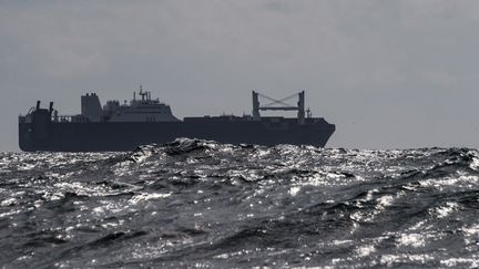 Le navire "Bahri Yanbu", le 9 mai 2019 au large du Havre (Seine-Maritime). (LOIC VENANCE / AFP)