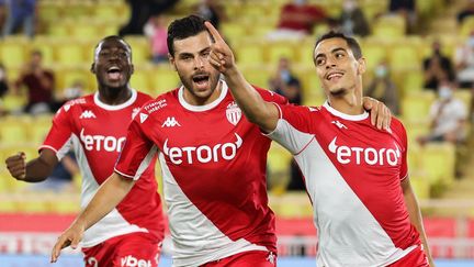 Wissam Ben Yedder et Kevin Volland permettent à Monaco de prendre l'avantage face à Saint-Etienne, mercredi 22 septembre. (VALERY HACHE / AFP)