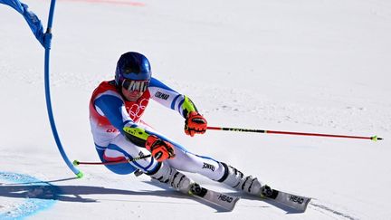 Alexis Pinturault sur le Team Event aux Jeux de Pékin, dimanche 20 février 2022. (FABRICE COFFRINI / AFP)