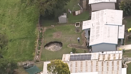 Australie : un trou béant s'ouvre dans le jardin d'un couple de retraités