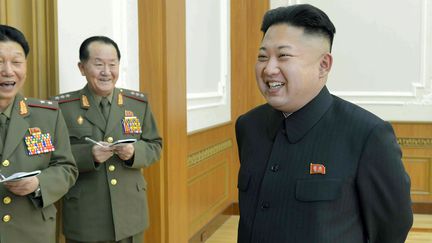 Le dirigeant nord-cor&eacute;en Kim Jong-un sur une photo non dat&eacute;e livr&eacute;e par l'agence nationale de presse du pays, le 12 mars 2014. (KCNA VIA KNS / KCNA / AFP)