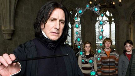 &nbsp; (Alan Rickman dans un de ses plus grands rôles : le Pr Severus Rogue, dans la saga Harry Potter. © Maxppp)