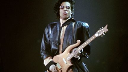 Prince sur scène en 1987
 (ACHIM SCHEIDEMANN / DPA)