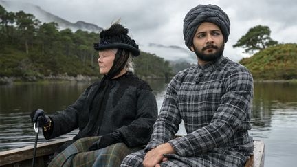 Ali Fazal et Judi Dench dans "Confident royal", Stephan Frears
 (Focus Features / Peter Mountain)