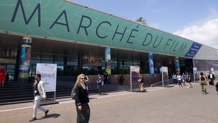 En parallèle du Festival de Cannes, les professionnels du cinéma du monde entier se donnent rendez-vous tous les ans depuis 60 ans au Marché du Film (ci-contre en 2018). (MANDOGA MEDIA / MANDOGA MEDIA)