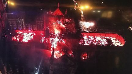 Notre-Dame de Paris incendiée le 15 avril 2019. (- / AFP)