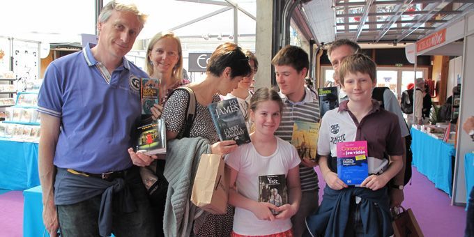 Les familles Josse et Leplingard en visite à &quot;Etonnants Voyageurs&quot;
 (S.Jouve)