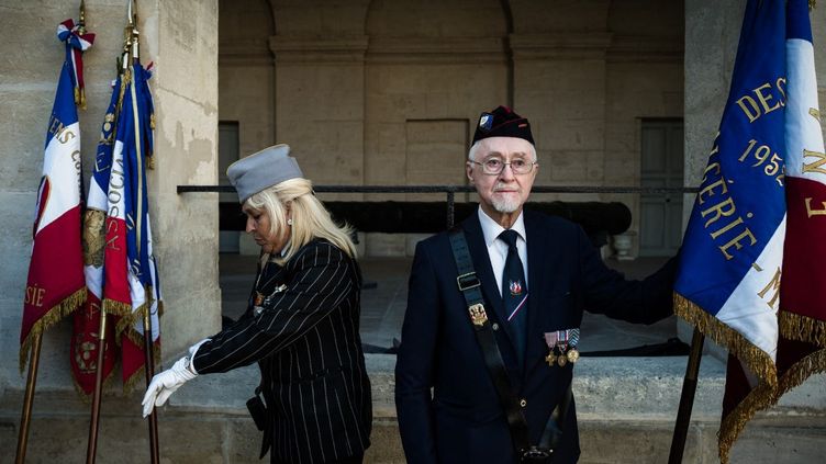 Veteran harkis prepare for a ceremony at the Invalides, on the occasion of the national day of homage to the harkis, on September 25, 2018 in Paris.  (PHILIPPE LOPEZ / AFP)