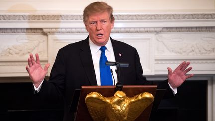 Le président américain, Donald Trump, s'adresse à des gouverneurs le 25 février 2019 à la Maison Blanche, à Washington (Etats-Unis).&nbsp; (KEVIN DIETSCH / CONSOLIDATED NEWS PHOTOS / AFP)