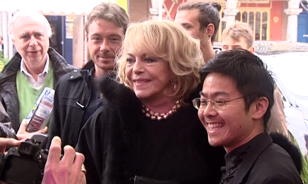 Michèle Mercier à Arras: selfies et autographes
