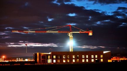 Chantier de construction d'un immeuble &agrave; Calais,&nbsp;le 26 janvier 2012. (PHILIPPE HUGUEN / AFP)