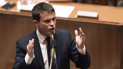 Le Premier ministre Manuel Valls s'adresse aux d&eacute;put&eacute;s &agrave; l'Assembl&eacute;e nationale lors du vote de confiance, le 16 septembre 2014. (ERIC FEFERBERG / AFP)