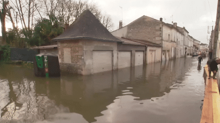 Inondations : dans le Sud-Ouest, l’eau continue de monter (France 2)