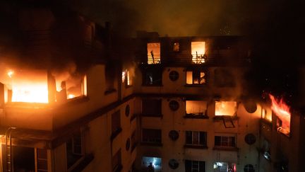 L'incendie d'un immeuble de larue Erlanger (16e arrondissement de Paris), le 5 février 2019. (BRIGADE DES SAPEURS-POMPIERS DE PARIS / AFP)