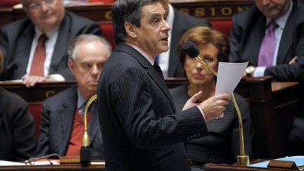 François Fillon participe à la séance des questions au gouvernement, à l'Assemblée nationale, le 17 janvier 2012. (AFP - Bertrand Guay)