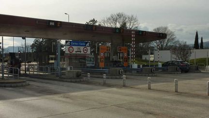 Photo d'illustration du péage de Valence-Nord sur l'autoroute A7, dans la Drôme. (Stéphane Milhomme / Radio France)