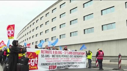 Grève du 7 mars : des blocages partout en France contre la réforme des retraites (Capture franceinfo)