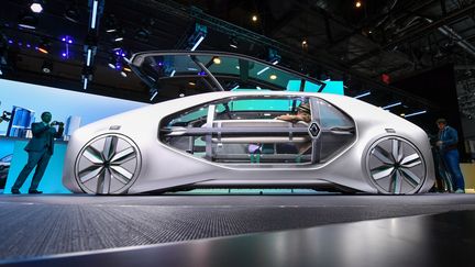 Le concept-car EZ-GO de Renault, présenté au Salon de Genève, le 6&nbsp;mars. (FABRICE COFFRINI / AFP)