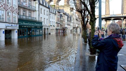 La ville de Morlaix (Fnist&egrave;re) a &eacute;t&eacute; en partie inond&eacute;e &agrave; la suite du passage de la temp&ecirc;te Dirk - el 24 d&eacute;cembre 2013 (MAXPPP)