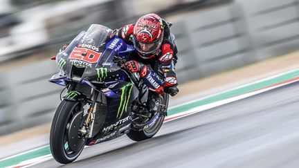 Fabio Quartararo (Monster Energy Yamaha) lors des qualifications du Grand Prix des Amériques, le 2 octobre 2021. (GIGI SOLDANO / GIGI SOLDANO / DPPI via AFP)