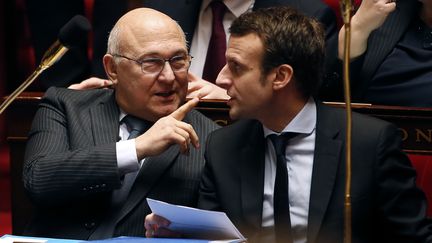 VIDEO. L'objectif de Macron est "peut-être de faire perdre la gauche", selon Sapin