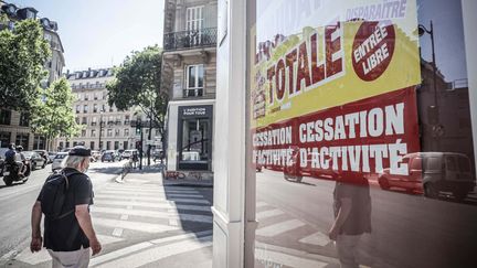 Liquidation d un magasin lors de la phase 2 du déconfinement, à Paris le 2 juin 2020 (LUC NOBOUT / MAXPPP)