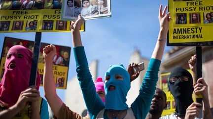 Dans la manifestation parisienne de soutien aux Pussy Riot, le 17 ao&ucirc;t 2012. (CITIZENSIDE / AFP)