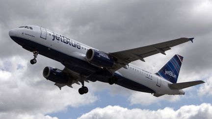 Les faits se sont produits dans un avion de la compagnie JetBlue. (ALLISON JOYCE / GETTY IMAGES NORTH AMERICA / AFP)