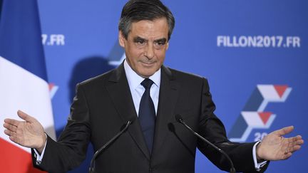 François Fillon, le 25 novembre 2016, lors d'un meeting à Paris. (THOMAS SAMSON / AFP)