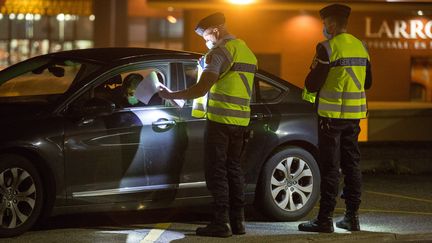 Covid-19 : entrée en vigueur du couvre-feu à 18 heures dans 15 départements