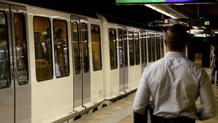 Les forces de l'ordre ont évacué tous les fêtards du métro sur la ligne 2. (Photo d'illustration) (VAL?RIE VREL / MAXPPP)